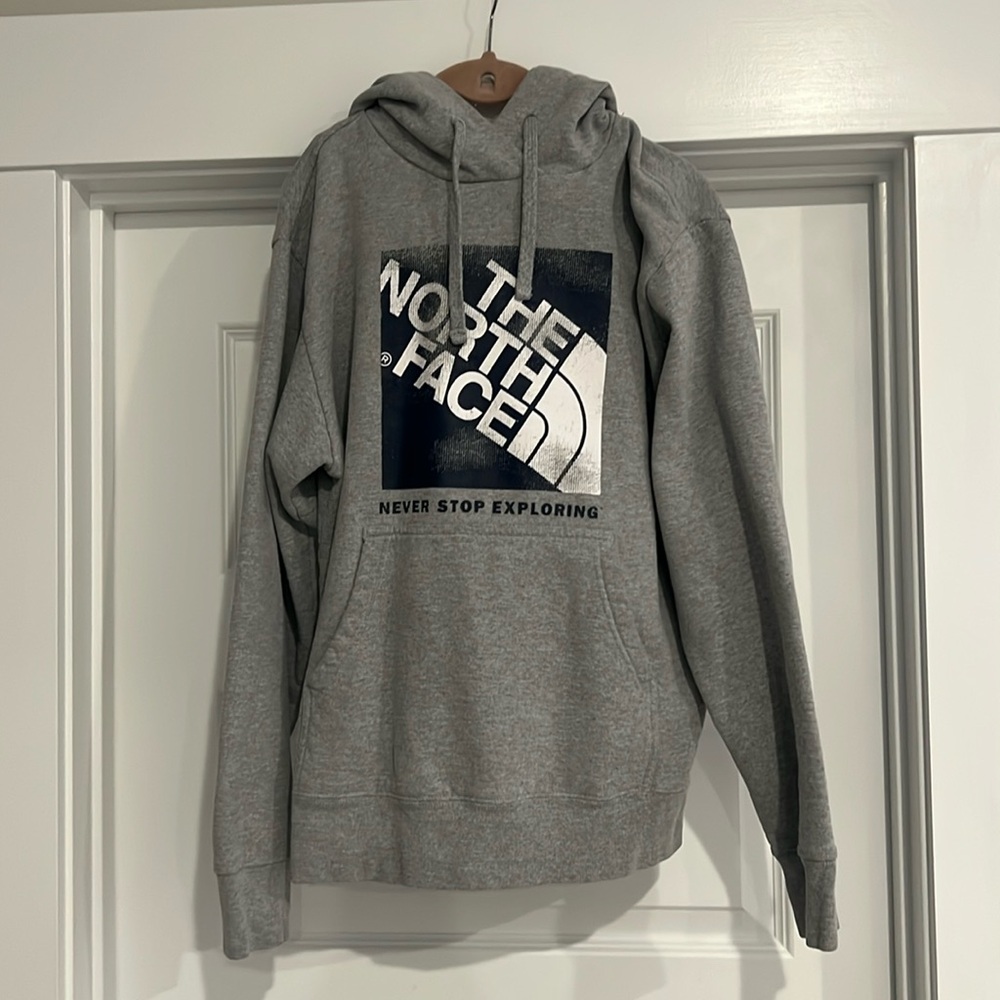 men’s North Face Hoodie